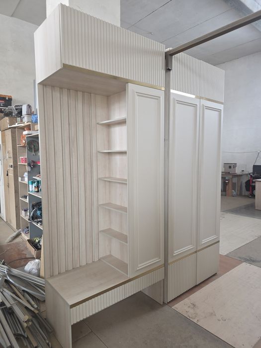 Продам шкаф в прихожую мдф