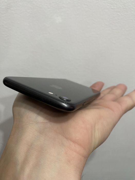 iPhone 8 / 64gb / 82% baterie / IOS 13.7