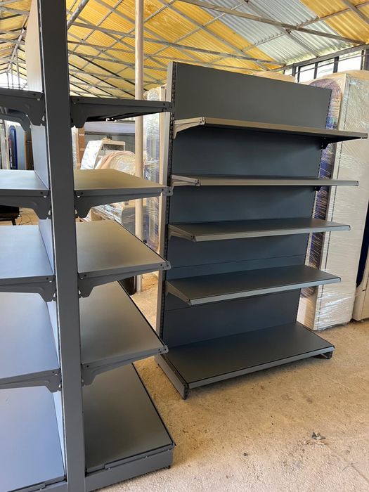 Rafturi metalice de mohaloc pentru magazine alimentare