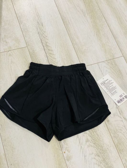 Pantaloni scurți Lululemon, mărimea 0