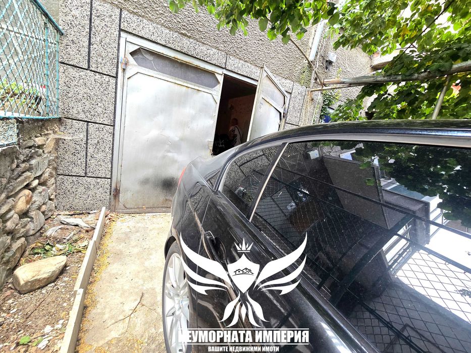 Продавам гараж/магазин/помещение/офис 42кв.м. в гр.Асеновград в кв.Казармата