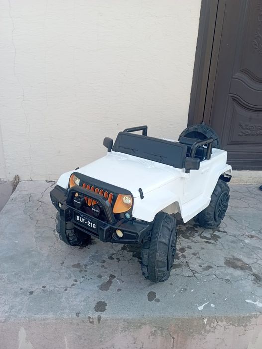 Продам детский автомобиль