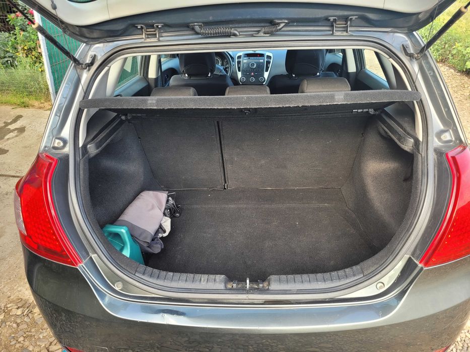Kia Ceed 2010, 1,4 benzina