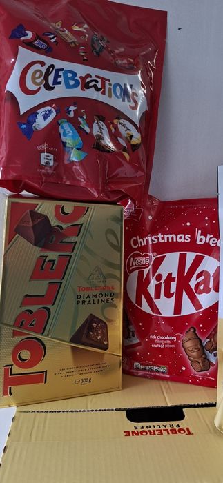 Продавам бонбони Селебрейшън, Herroes, Quality Street и портокали