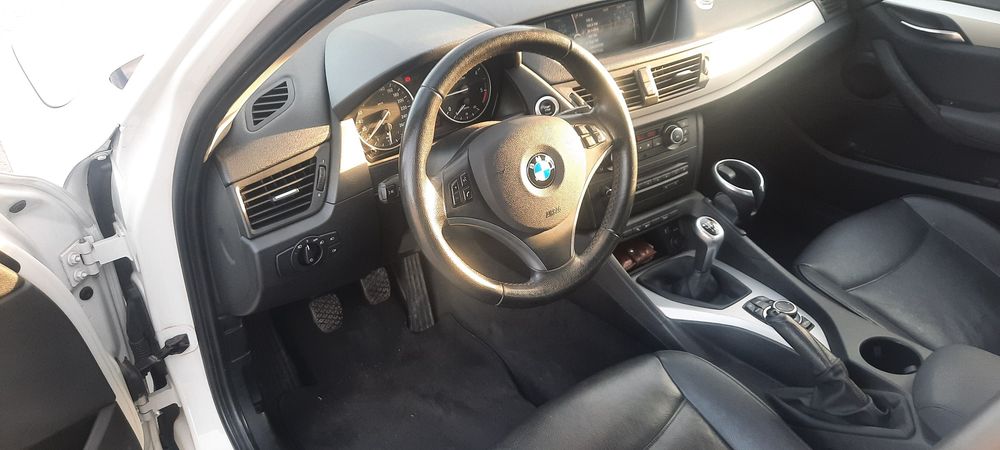 Bmw x1.           .