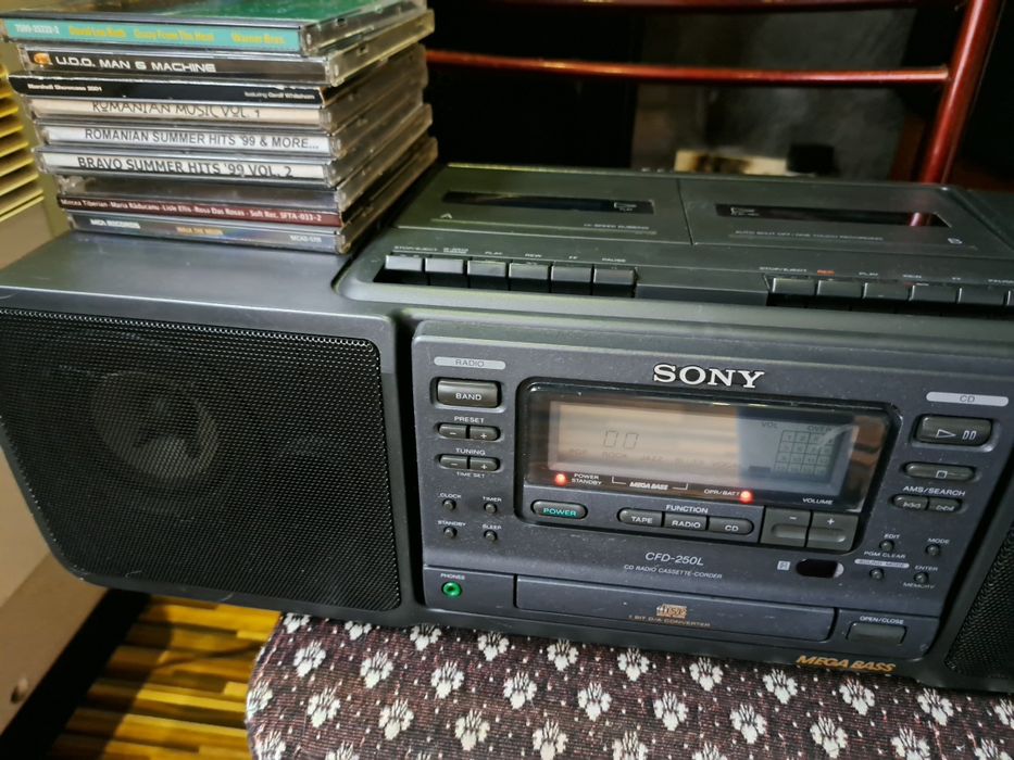 Radiocasetofon Sony!