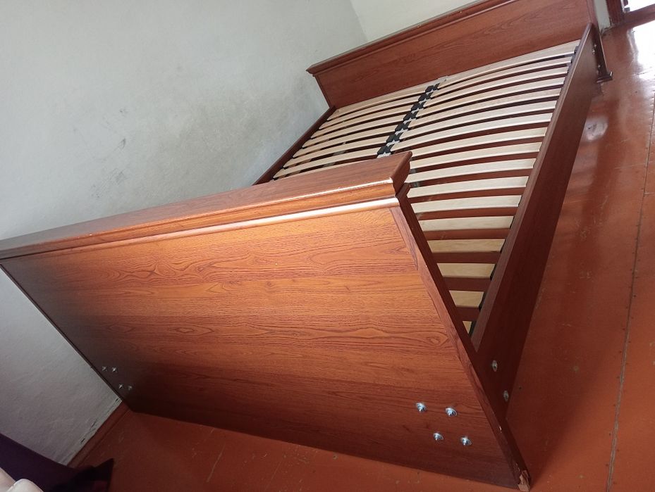 Продам кровать и газ плиту