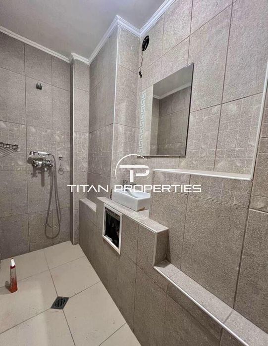 Дава се под наем Къща в Варна, Център - 200 кв.м за 1000 € - Снимка #11