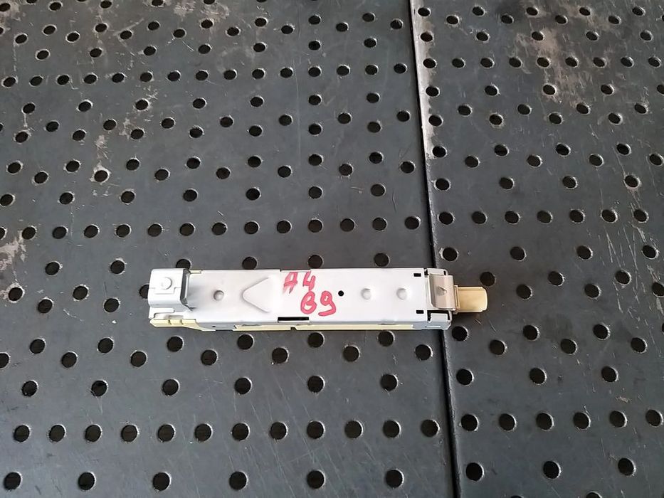 Amplificator antena audi a4 b9 8w 8w5035225b