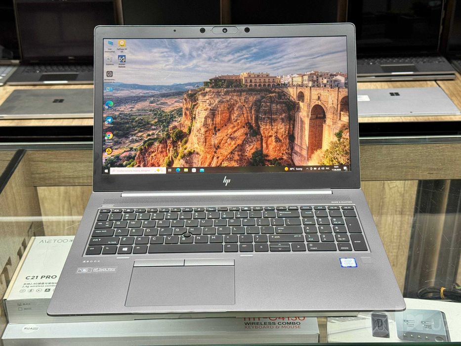 HP ZBook 15u G6 Core i7-8665U eam 8 ssd 256 Radeon Pro WX 3200 4Gb