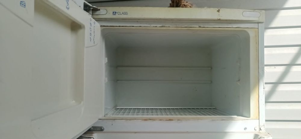 Холодильник  Indesit TEAA 5 graffiti