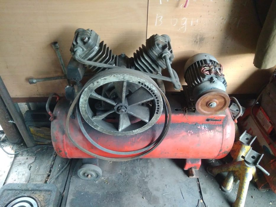 Компрессор воздушный СССР  продам