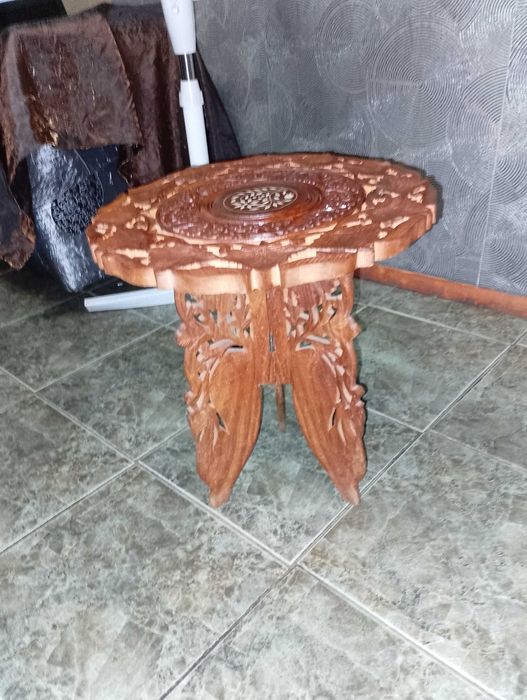 Колекционерски чекрък и колекционерска масичка