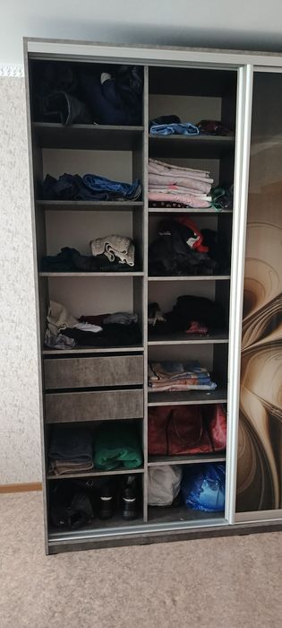 Продам шифонер .