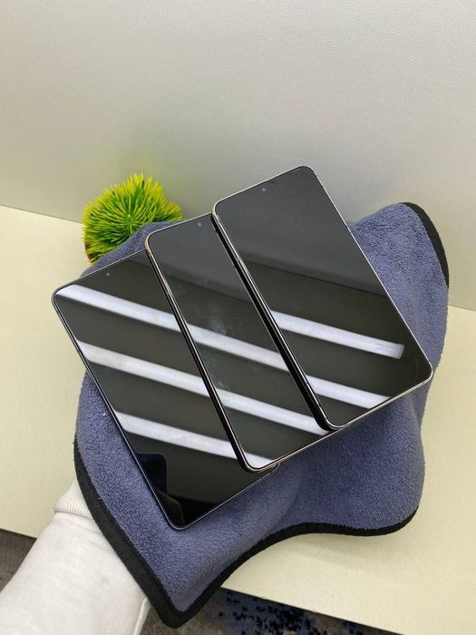 Samsung S21 Plus xotirasi 8/256GB