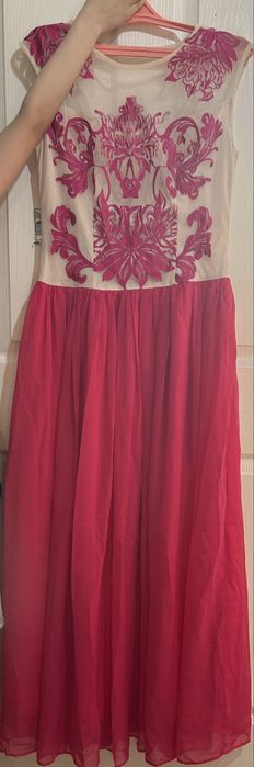 Продам вечерние платья-костюмы