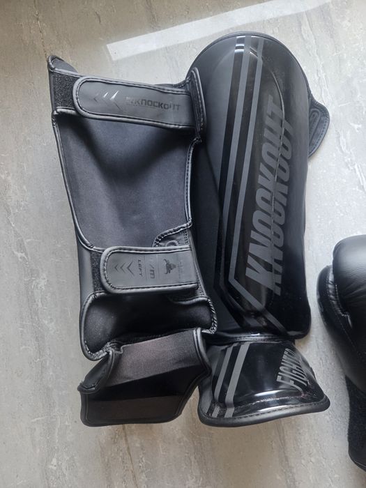 Set echipament Kickbox Manusi, Tibiere