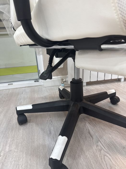 Defender игровое кресло