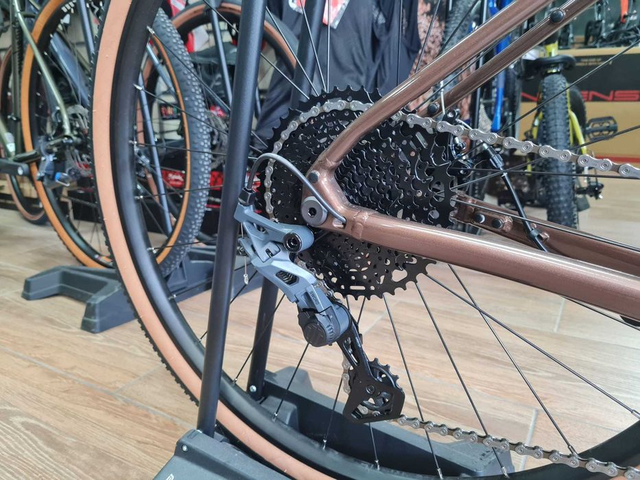 Bicicleta gravel Kross Esker 2.0 M 28 L stoc EstBike Funky Sports