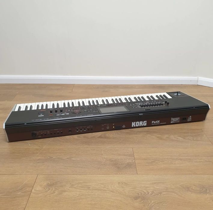 Oferta Korg pa 4 x pro