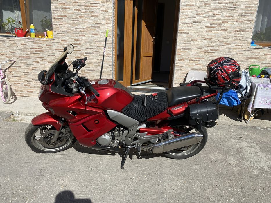 Motocicleta HONDA CBF