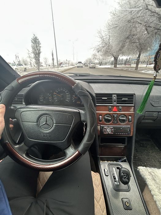 Mercedes Benz C200