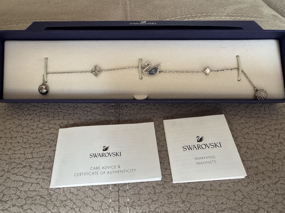 Дамска гривна Swarovski - нова
