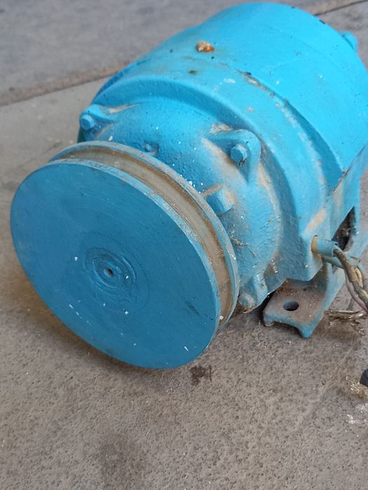 Трёх фаска матор