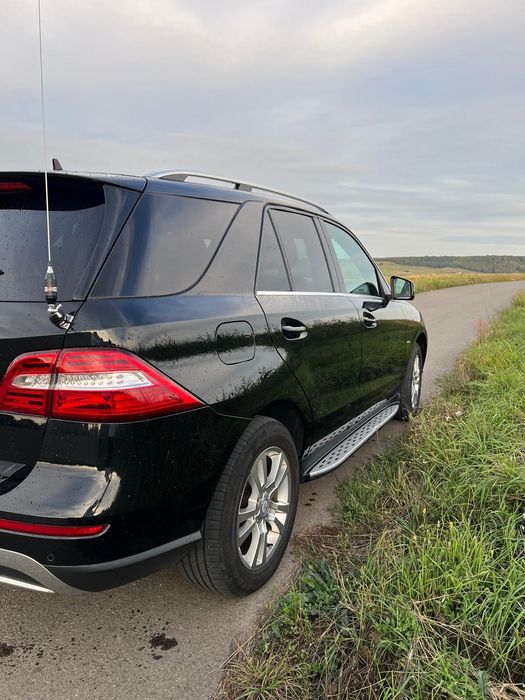 Vand/schimb Mercedes ml 250 anul 2013