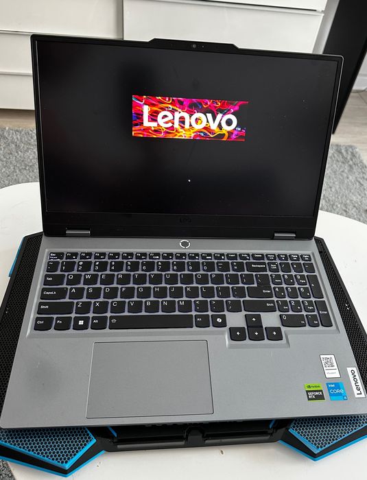 Lenovo LOQ 15IAX9 4060 core i5 24GB 1TB