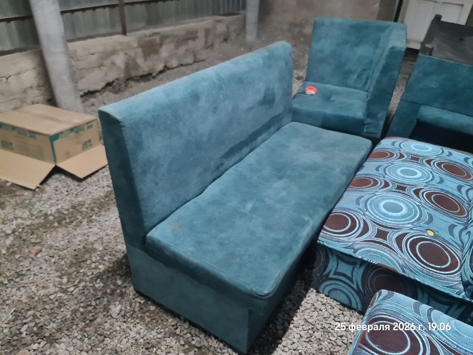 Диваны/ диванчики