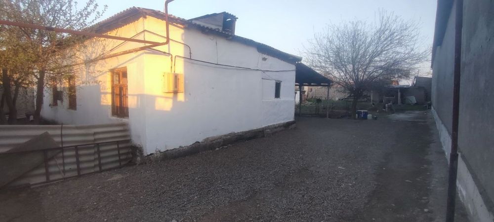 Uy sotiladi sirochna