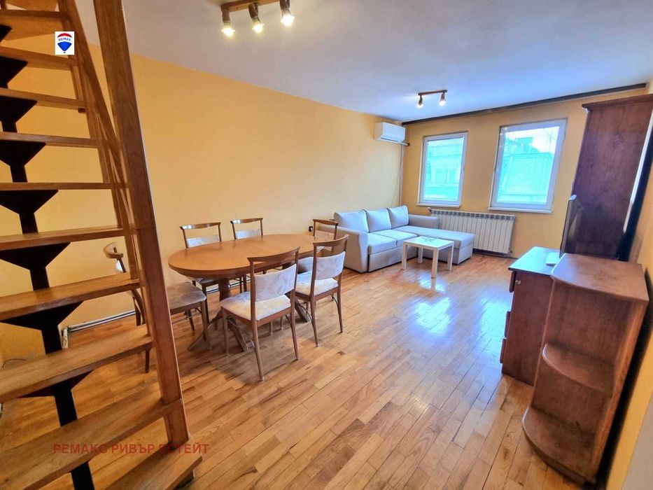 Тристаен апартамент за продажба в центъра на гр. Русе