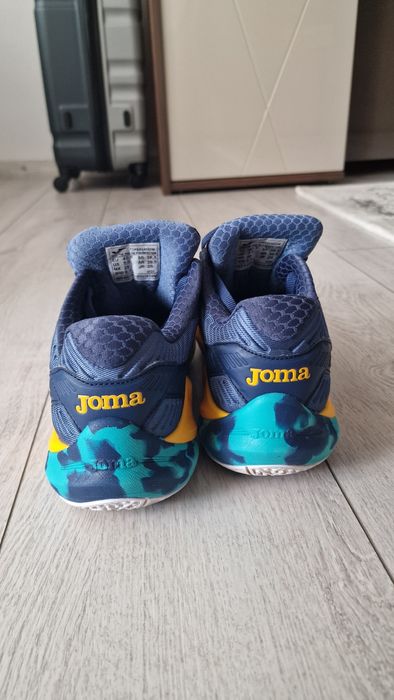 Asics, Joma tenis 40,2/3