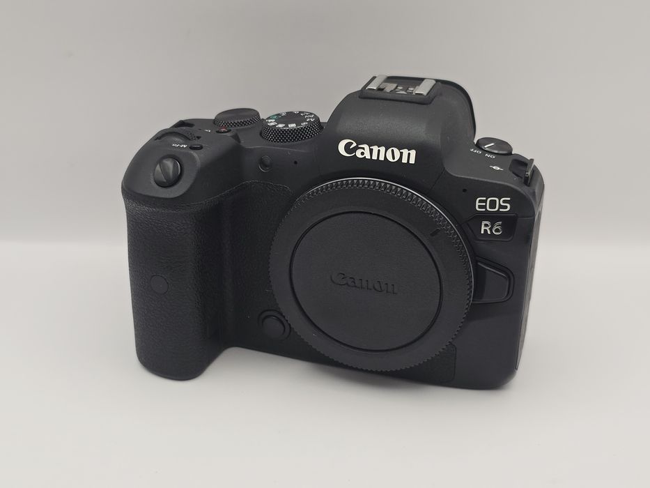 Canon EOS R6 (Body) full box !!