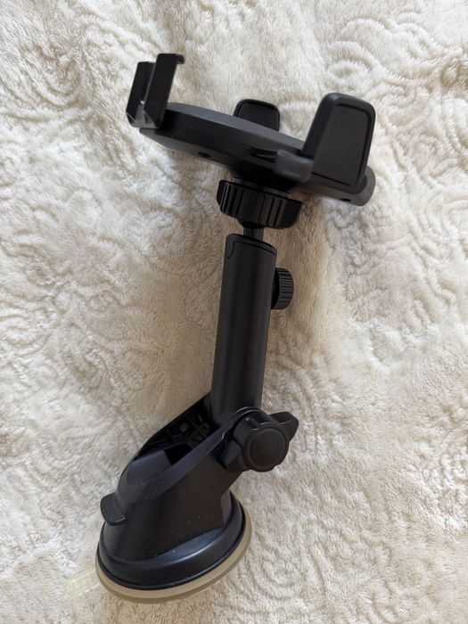 Держатель телефона в машину