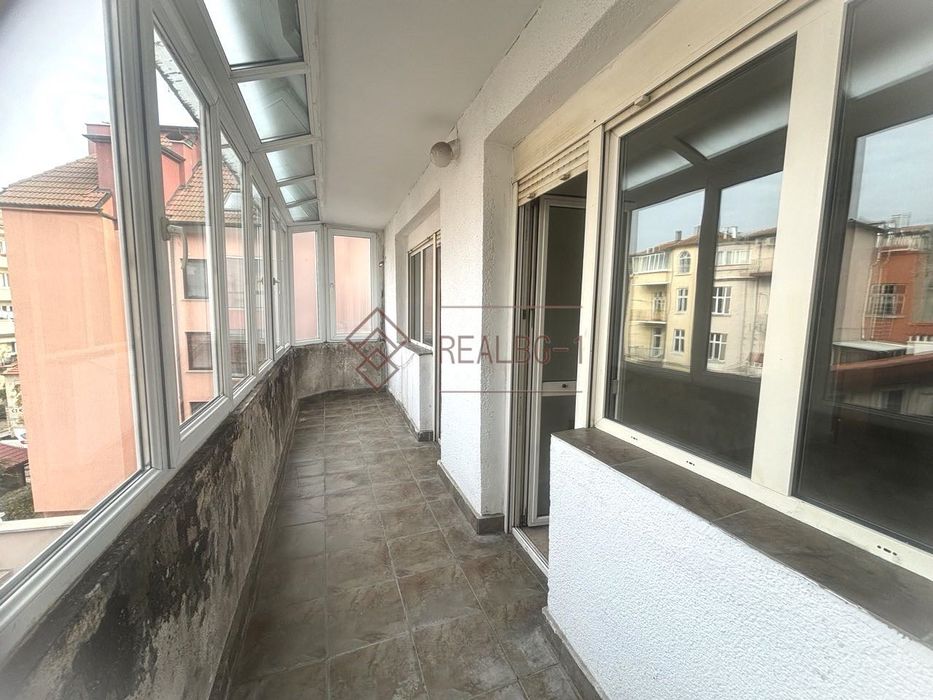 Продава се Двустаен апартамент в Варна, Операта - 76 кв.м за 2040 €/кв.м - Снимка #3