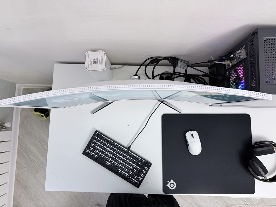 Монитор HKC, изогнутый, 32дюйма