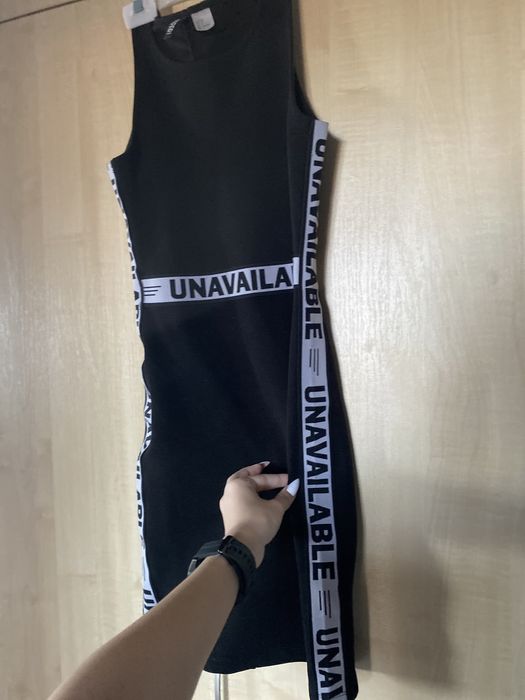 Черна прилепнала рокля