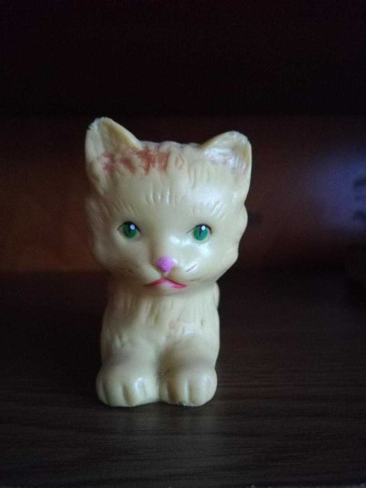 Pisicuta aradeanca galbena cauciuc, retro, 6 cm