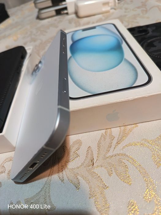 Vând sau schimb iphone 15 256 de gb 83% sanatate baterie preț 1899