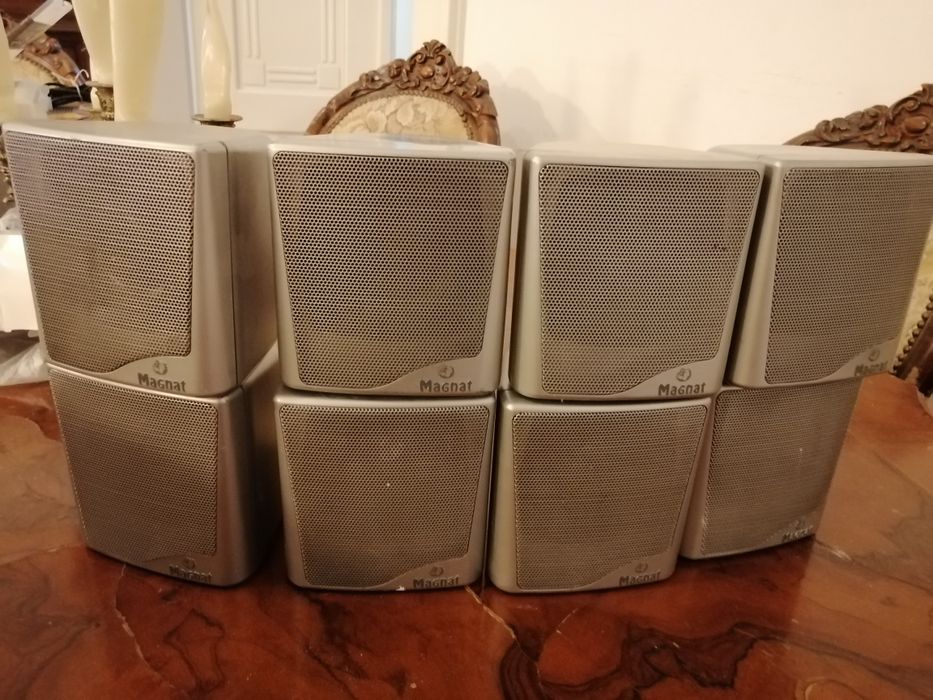 10 boxe sateliti Magnat