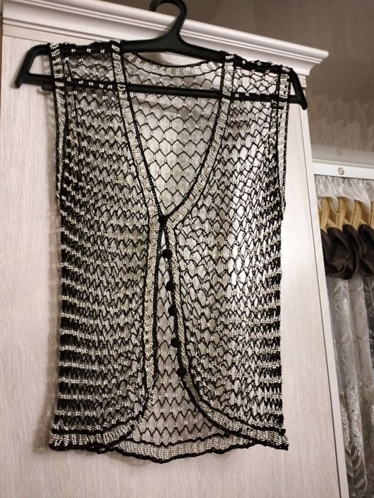 Продам жилетку из бисера