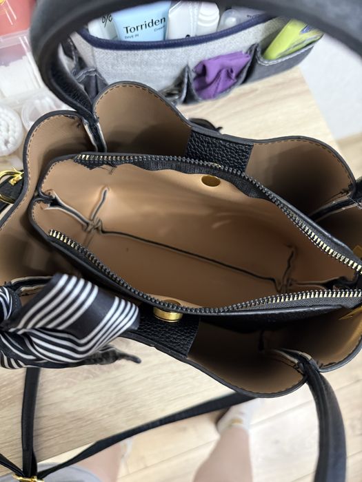 Сумка черная с ремешком