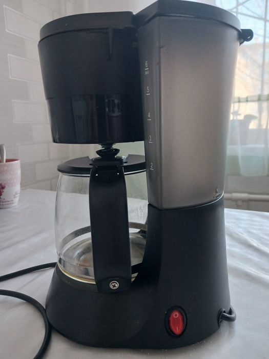 Продам  кофеварку