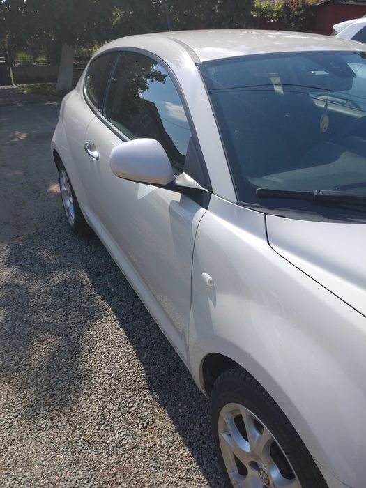 Vând alfa Romeo