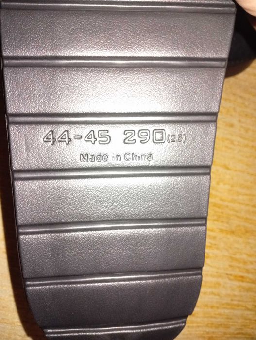 Se vinde :Ghetuțe damă