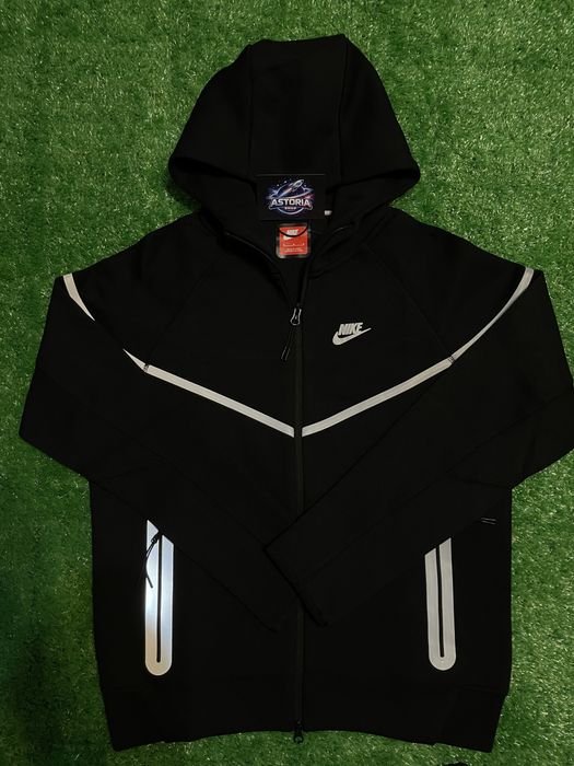 Nike tech fleece reflective