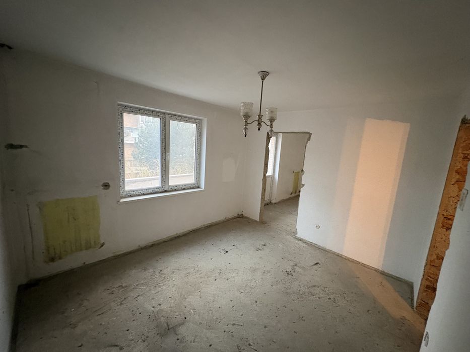 Apartament cu 2 camere central