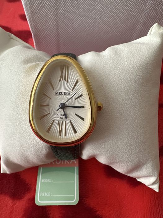 Часы наручные женские